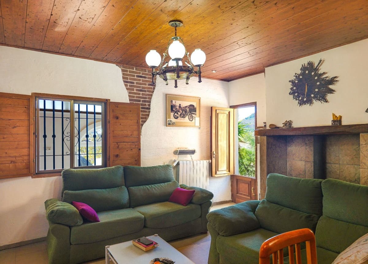 3 bedroom Finca/Country House for sale in Velez de Benaudalla with garage - € 298,000 (Ref: 10113548)