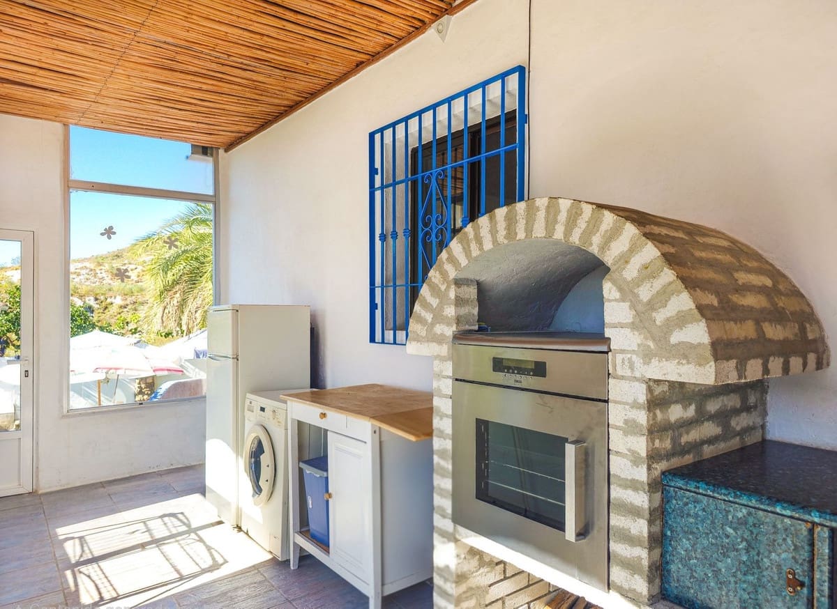 3 bedroom Finca/Country House for sale in Velez de Benaudalla with garage - € 298,000 (Ref: 10113548)
