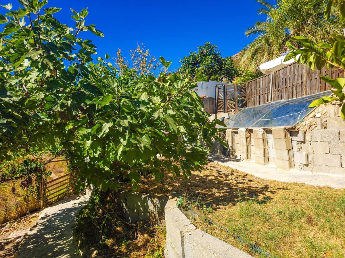 3 bedroom Finca/Country House for sale in Velez de Benaudalla with garage - € 298,000 (Ref: 10113548)