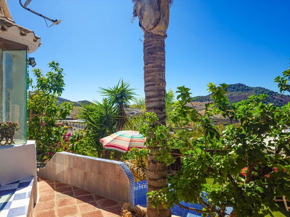 3 bedroom Finca/Country House for sale in Velez de Benaudalla with garage - € 298,000 (Ref: 10113548)