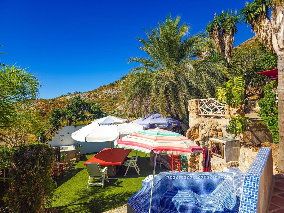 3 bedroom Finca/Country House for sale in Velez de Benaudalla with garage - € 298,000 (Ref: 10113548)
