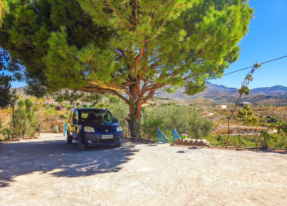 3 bedroom Finca/Country House for sale in Velez de Benaudalla with garage - € 298,000 (Ref: 10113548)