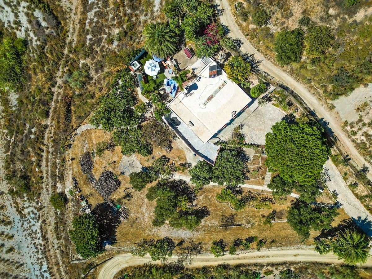 3 bedroom Finca/Country House for sale in Velez de Benaudalla with garage - € 298,000 (Ref: 10113548)