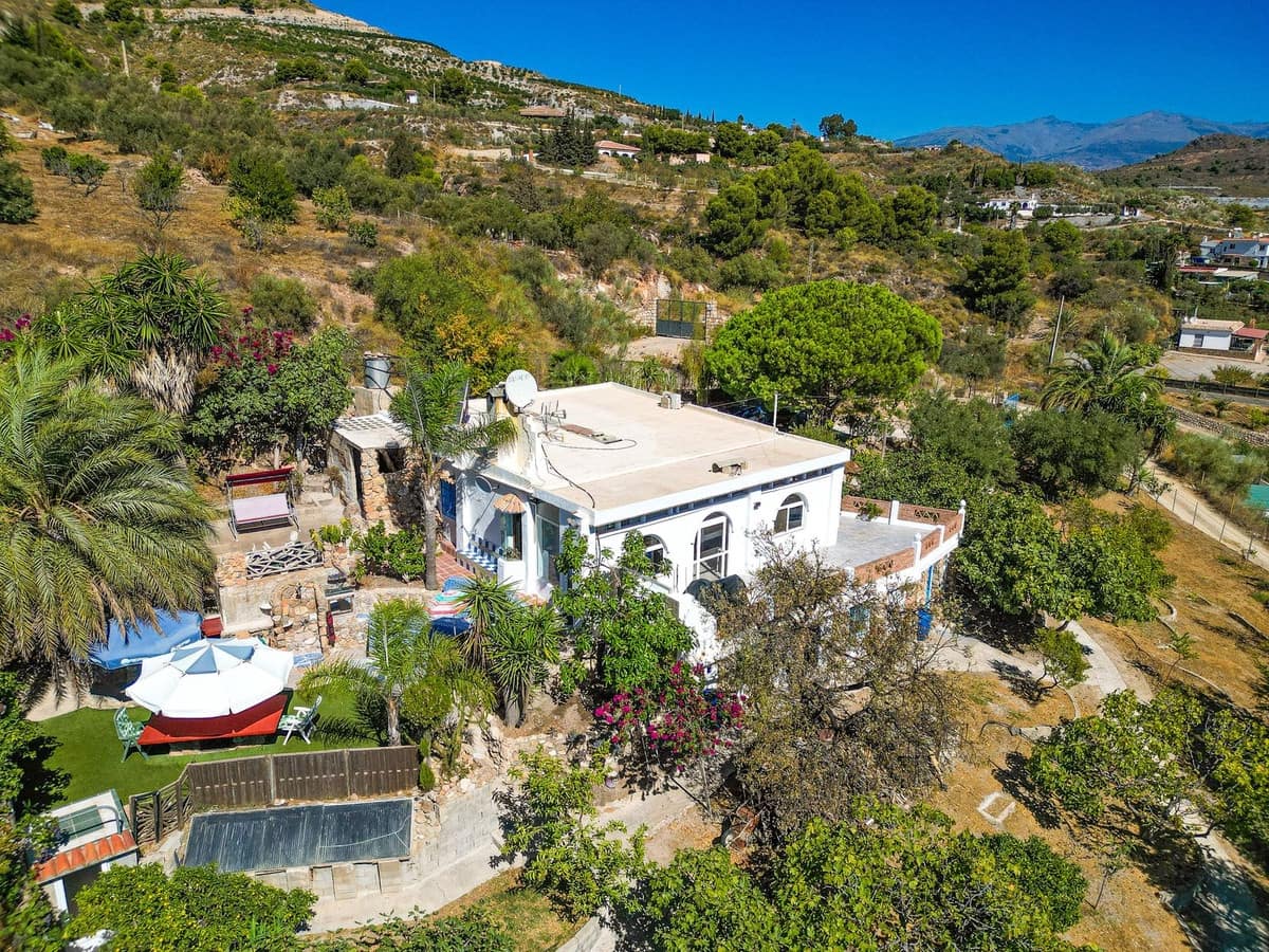 3 bedroom Finca/Country House for sale in Velez de Benaudalla with garage - € 298,000 (Ref: 10113548)