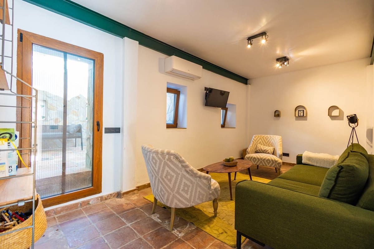 3 bedroom Townhouse for sale in Riogordo with garage - € 210,000 (Ref: 10123385)