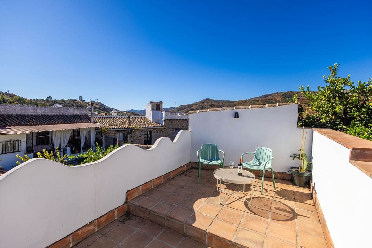 3 bedroom Townhouse for sale in Riogordo with garage - € 210,000 (Ref: 10123385)