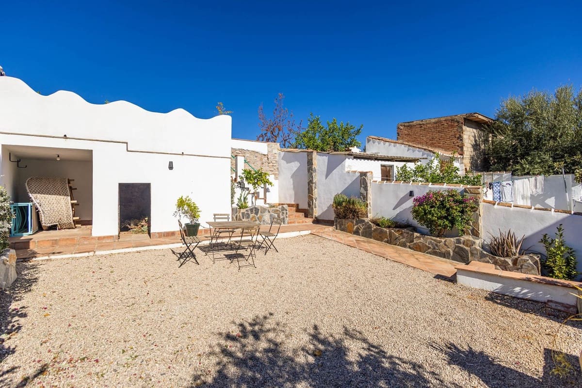 3 bedroom Townhouse for sale in Riogordo with garage - € 210,000 (Ref: 10123385)