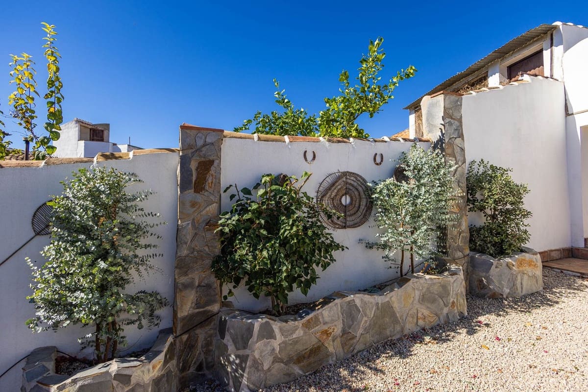 3 bedroom Townhouse for sale in Riogordo with garage - € 210,000 (Ref: 10123385)