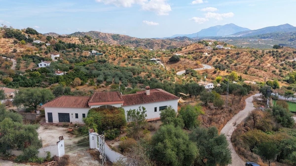 3 slaapkamer Finca/Landhuis te koop in Monda met zwembad garage - € 478.000 (Ref: 10125009)