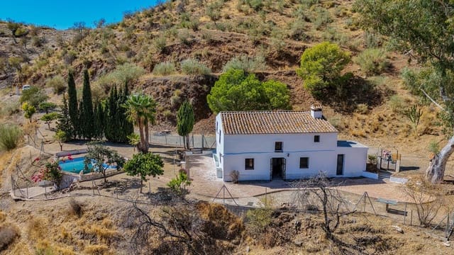 3 sovrum Finca/Hus på landet till salu i Pizarra med pool garage - 229 000 € (Ref: 10130411)