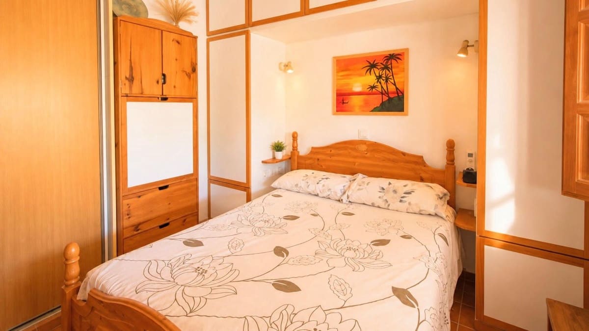 2 sypialnia Willa na sprzedaż w Alora z basenem garażem - 250 000 € (Ref: 10130626)