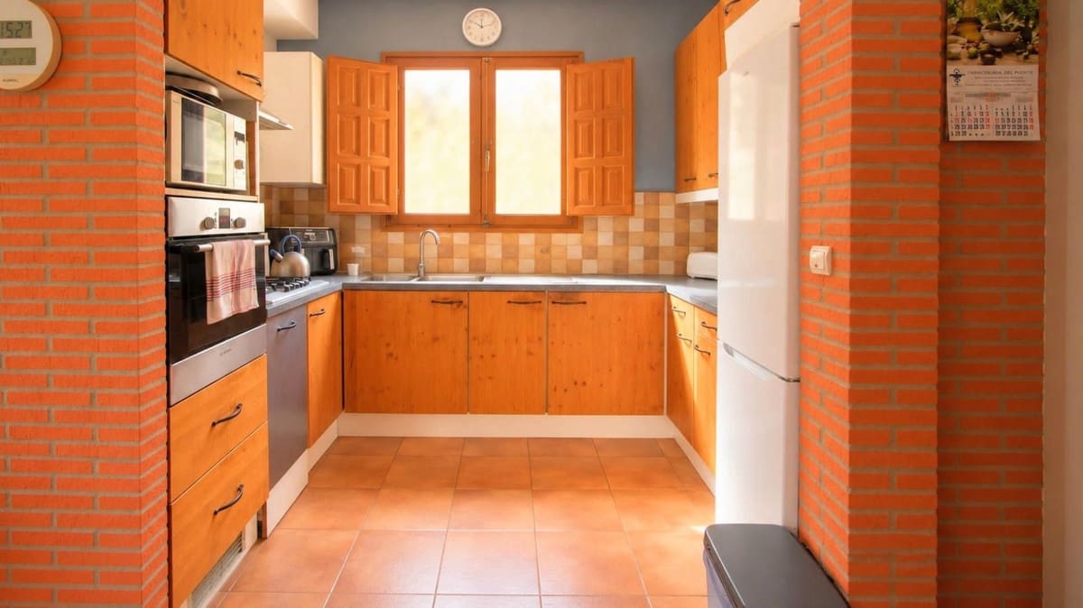 2 sypialnia Willa na sprzedaż w Alora z basenem garażem - 250 000 € (Ref: 10130626)