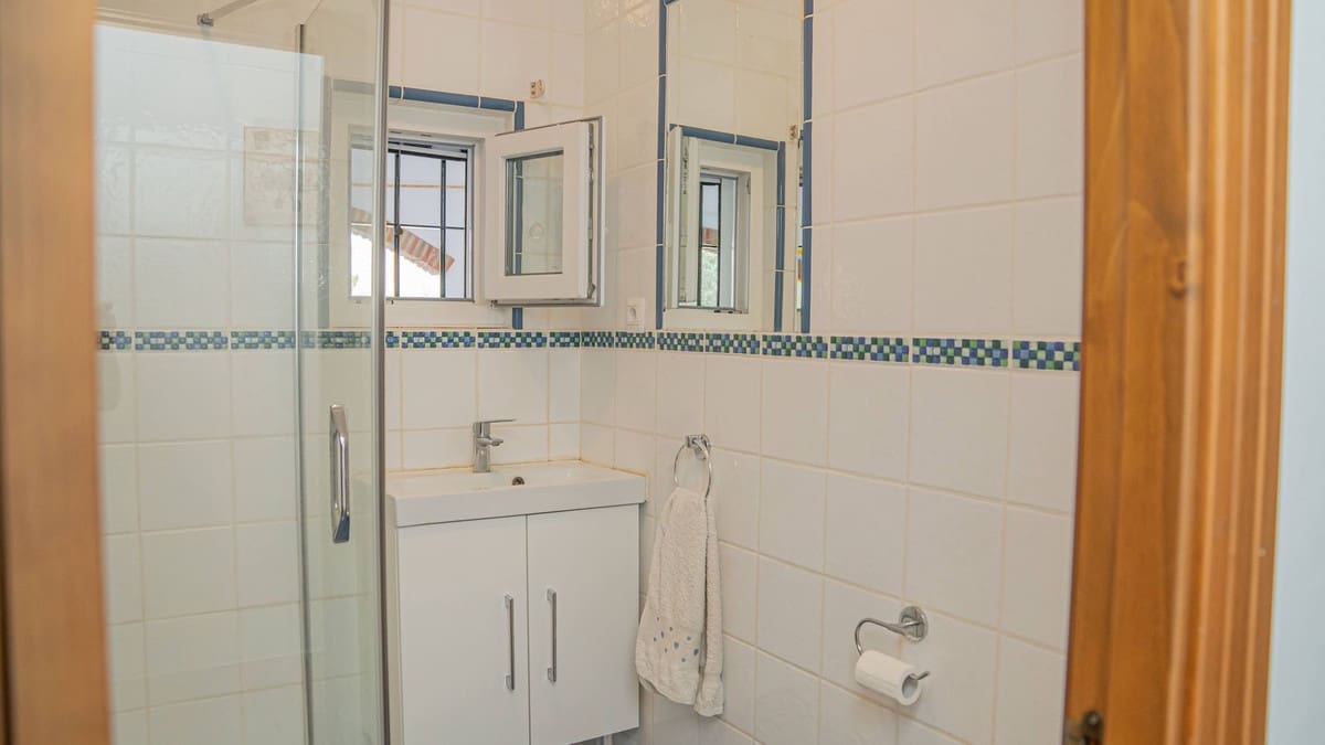 3 bedroom Villa for sale in Alora with pool garage - € 349,000 (Ref: 10153116)