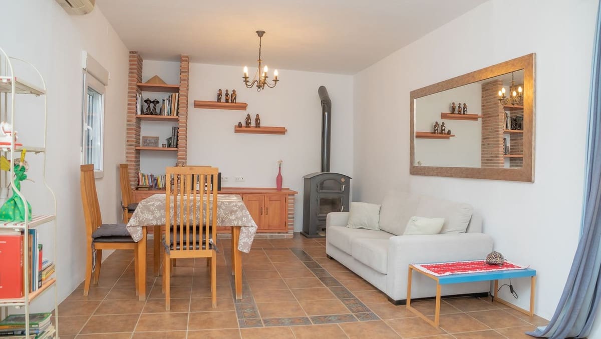 3 bedroom Villa for sale in Alora with pool garage - € 349,000 (Ref: 10153116)
