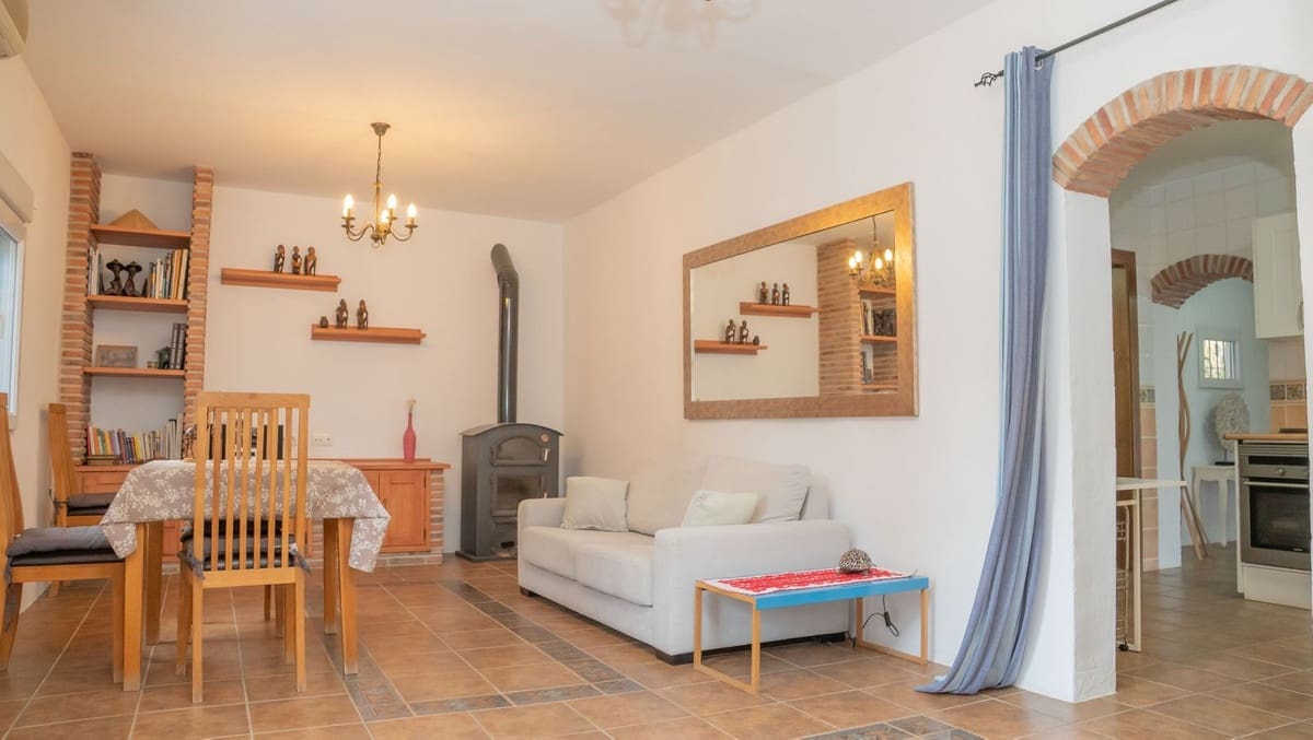 3 bedroom Villa for sale in Alora with pool garage - € 349,000 (Ref: 10153116)