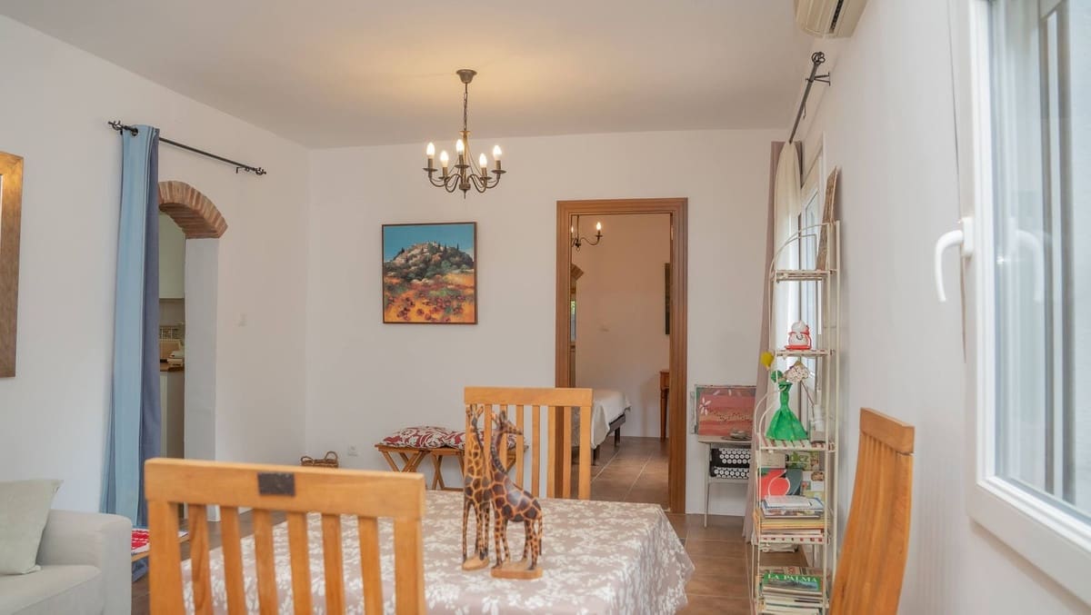 3 bedroom Villa for sale in Alora with pool garage - € 349,000 (Ref: 10153116)