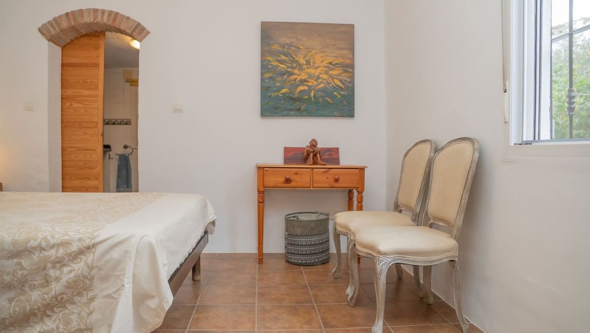 3 bedroom Villa for sale in Alora with pool garage - € 349,000 (Ref: 10153116)
