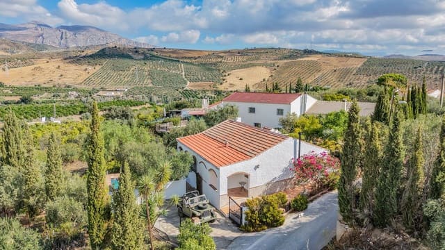 3 camera da letto Villa in vendita in Alora con piscina garage - 349.000 € (Rif: 10153116)