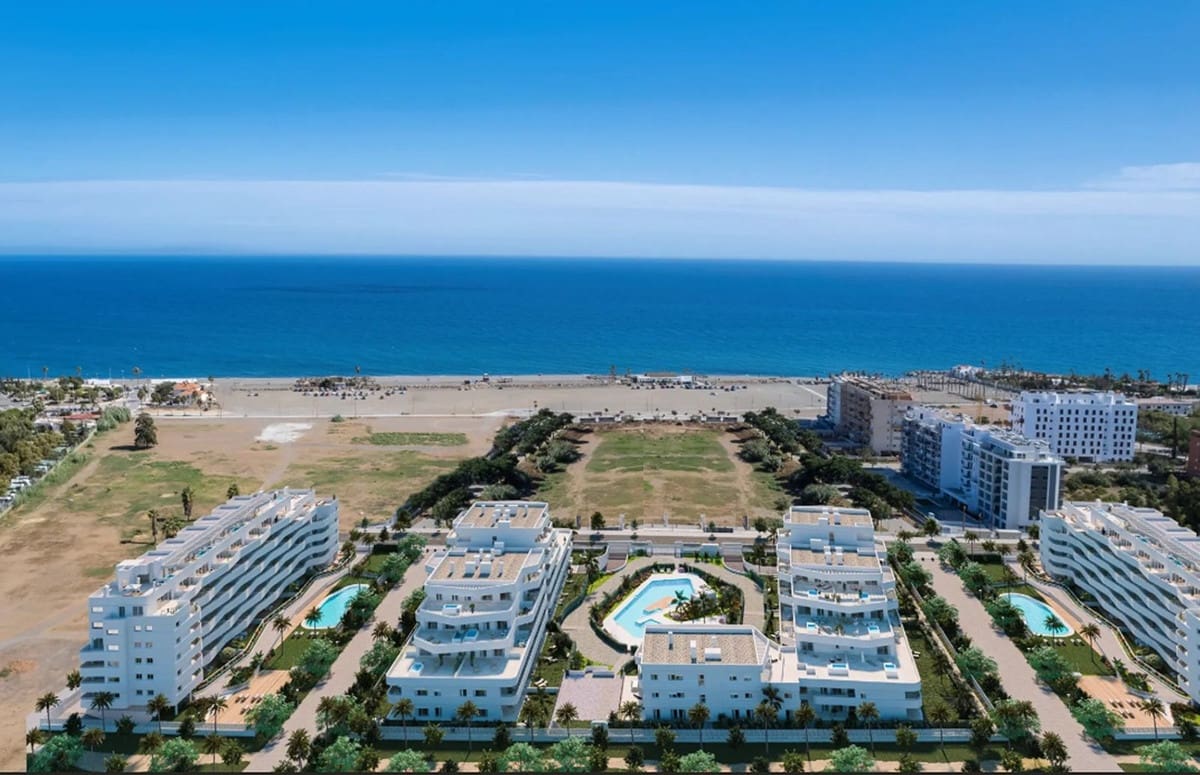 2 soverom Leilighet til salgs i Torre del Mar med svømmebasseng garasje - € 495 000 (Ref: 10153212)