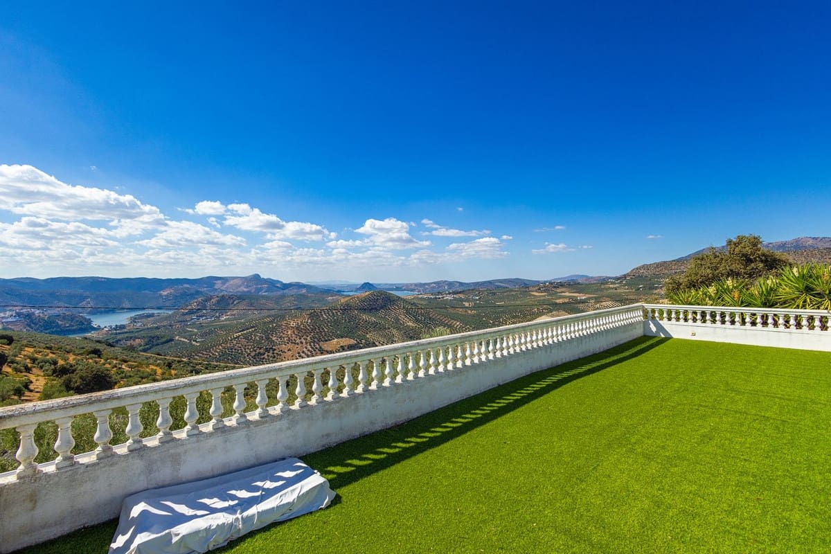 6 Zimmer Villa zu verkaufen in Iznajar mit Pool Garage - 469.000 € (Ref: 10153682)