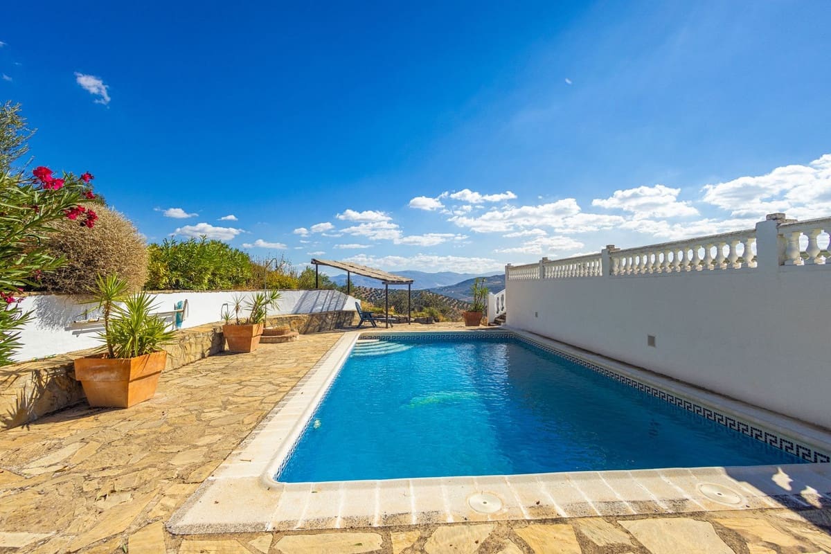 6 Zimmer Villa zu verkaufen in Iznajar mit Pool Garage - 469.000 € (Ref: 10153682)