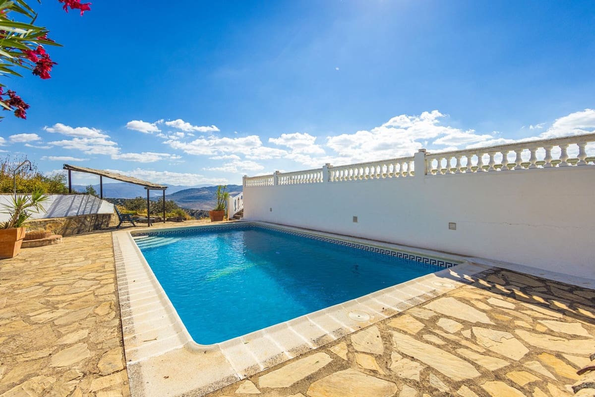6 Zimmer Villa zu verkaufen in Iznajar mit Pool Garage - 469.000 € (Ref: 10153682)