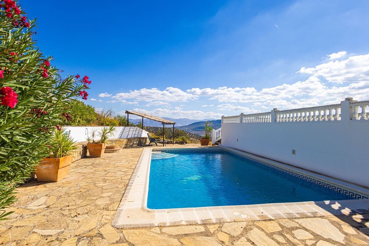 6 Zimmer Villa zu verkaufen in Iznajar mit Pool Garage - 469.000 € (Ref: 10153682)