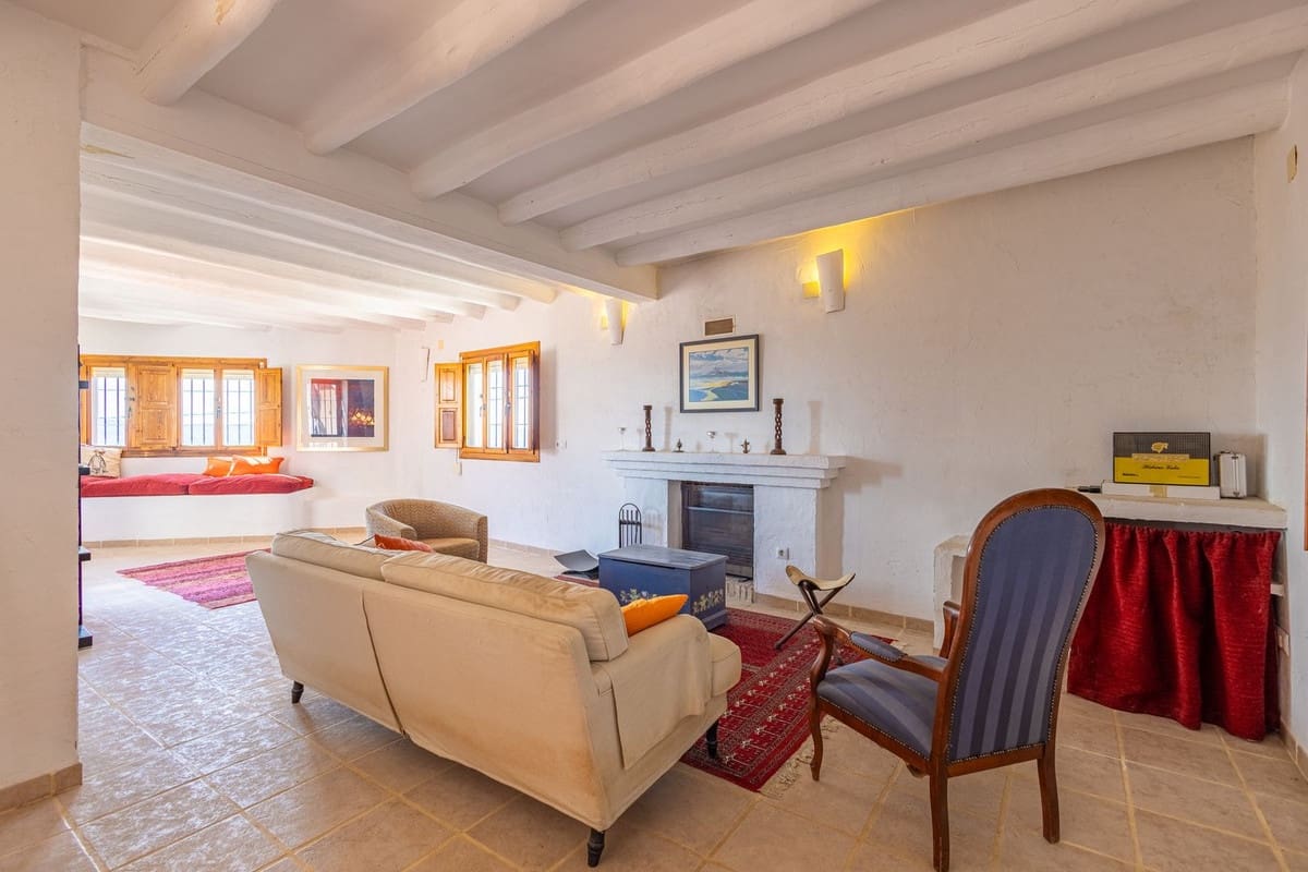 6 Zimmer Villa zu verkaufen in Iznajar mit Pool Garage - 469.000 € (Ref: 10153682)