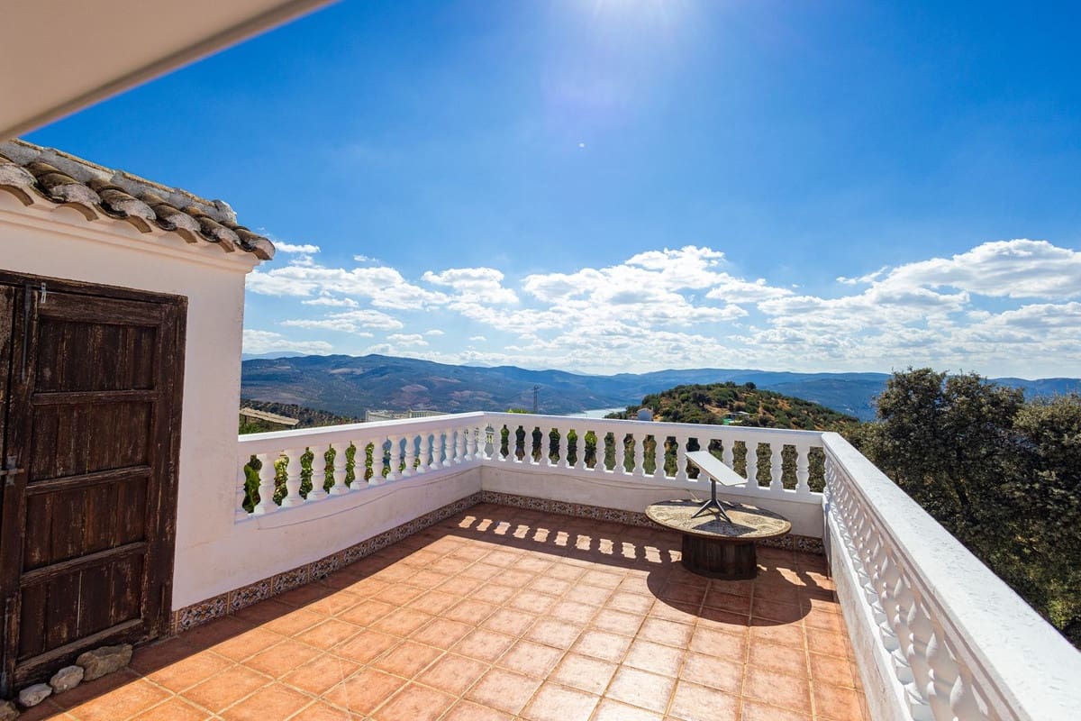 6 Zimmer Villa zu verkaufen in Iznajar mit Pool Garage - 469.000 € (Ref: 10153682)