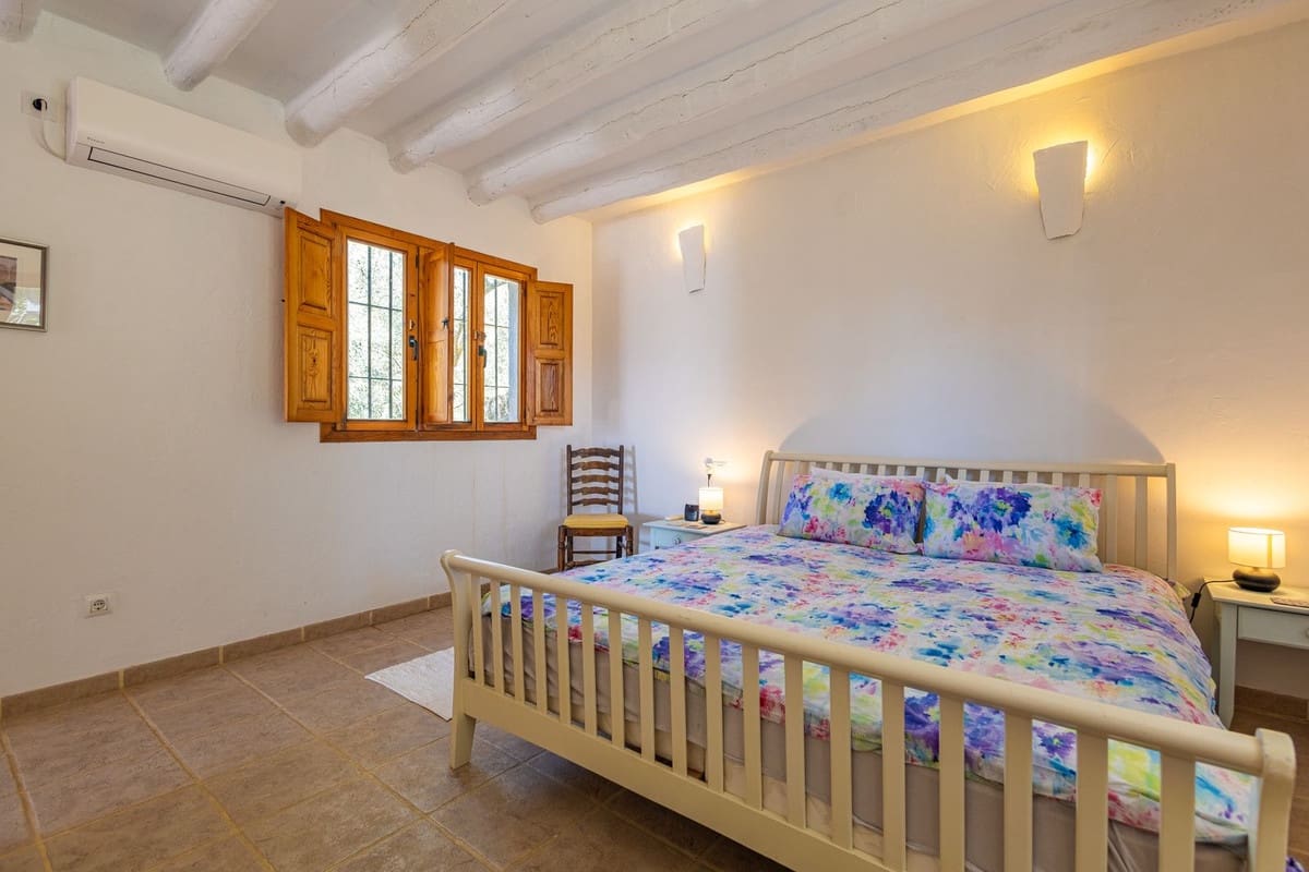 6 Zimmer Villa zu verkaufen in Iznajar mit Pool Garage - 469.000 € (Ref: 10153682)