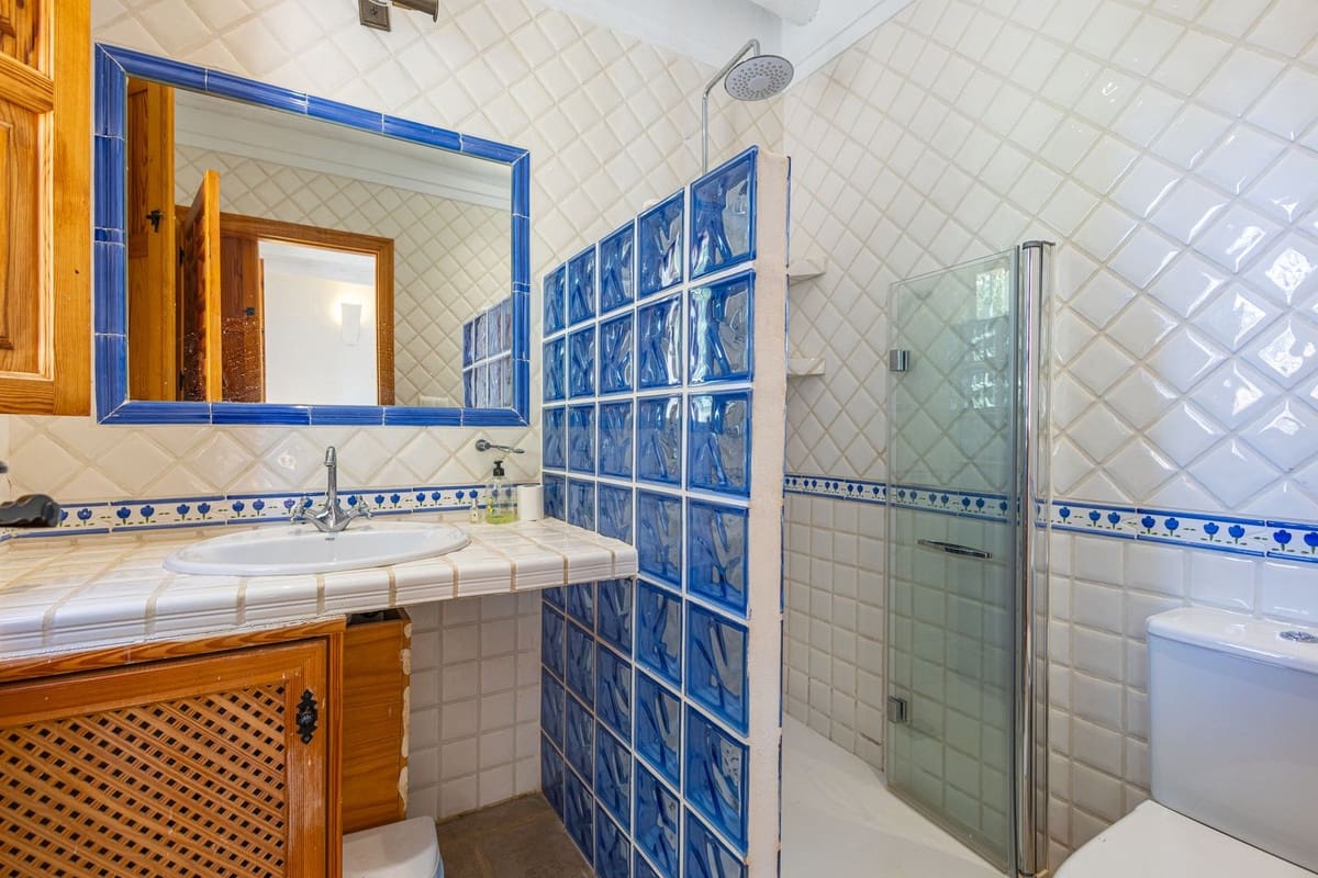 6 Zimmer Villa zu verkaufen in Iznajar mit Pool Garage - 469.000 € (Ref: 10153682)