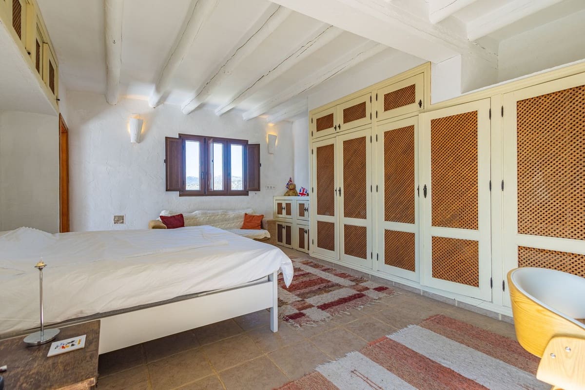 6 Zimmer Villa zu verkaufen in Iznajar mit Pool Garage - 469.000 € (Ref: 10153682)
