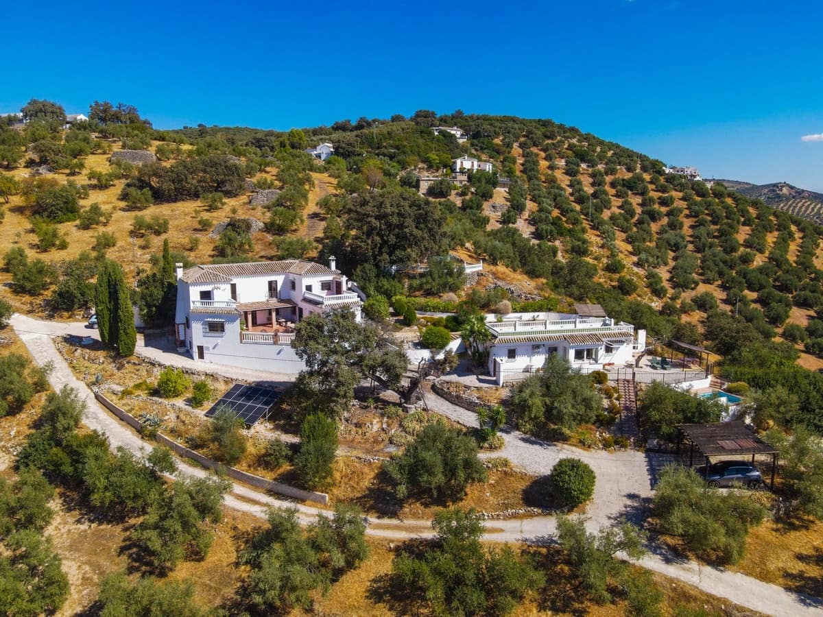 6 Zimmer Villa zu verkaufen in Iznajar mit Pool Garage - 469.000 € (Ref: 10153682)