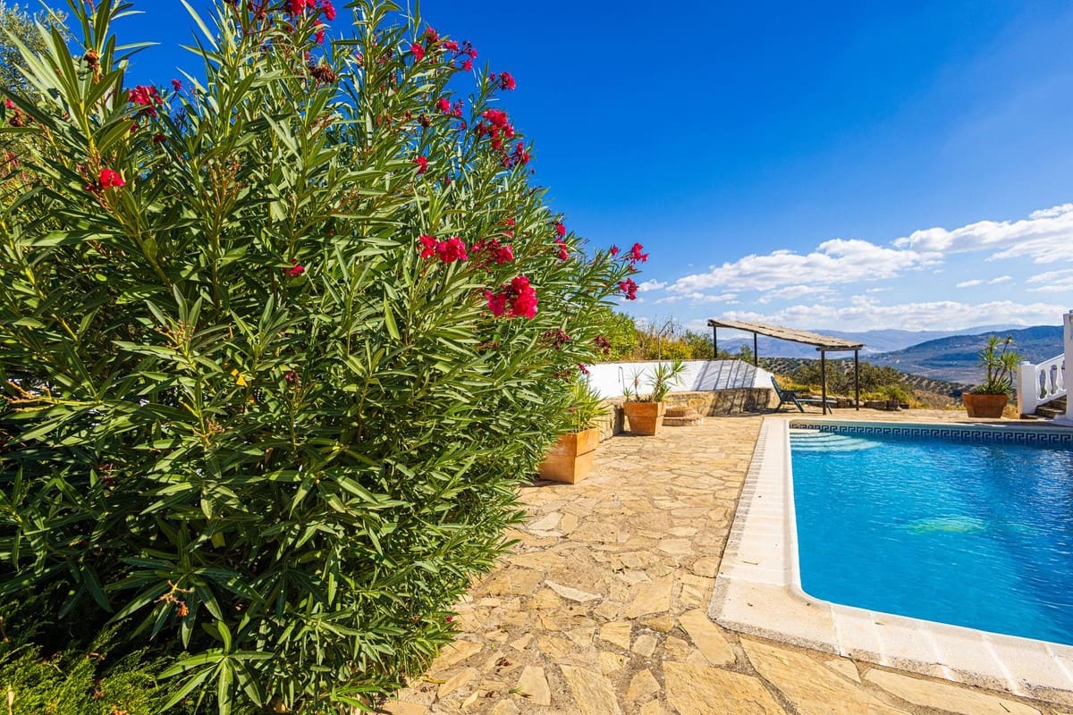 6 Zimmer Villa zu verkaufen in Iznajar mit Pool Garage - 469.000 € (Ref: 10153682)