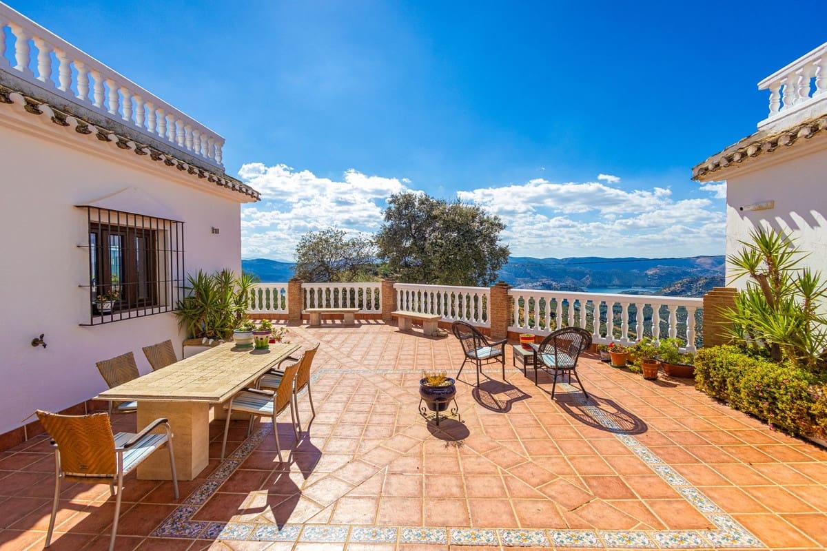 6 Zimmer Villa zu verkaufen in Iznajar mit Pool Garage - 469.000 € (Ref: 10153682)