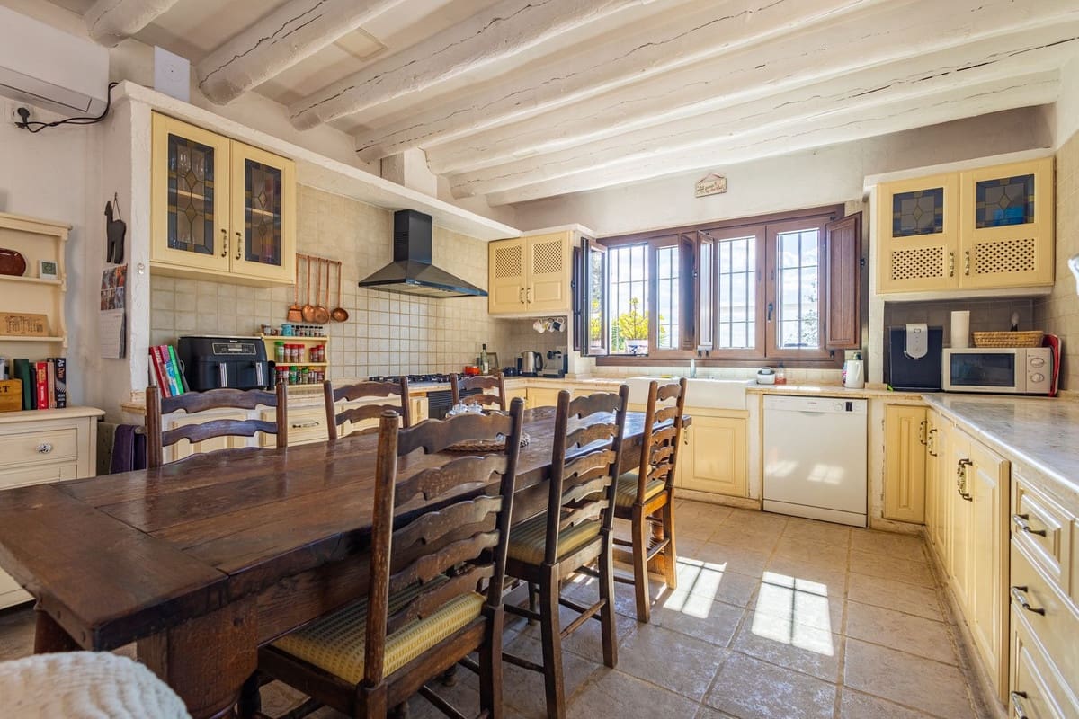 6 Zimmer Villa zu verkaufen in Iznajar mit Pool Garage - 469.000 € (Ref: 10153682)