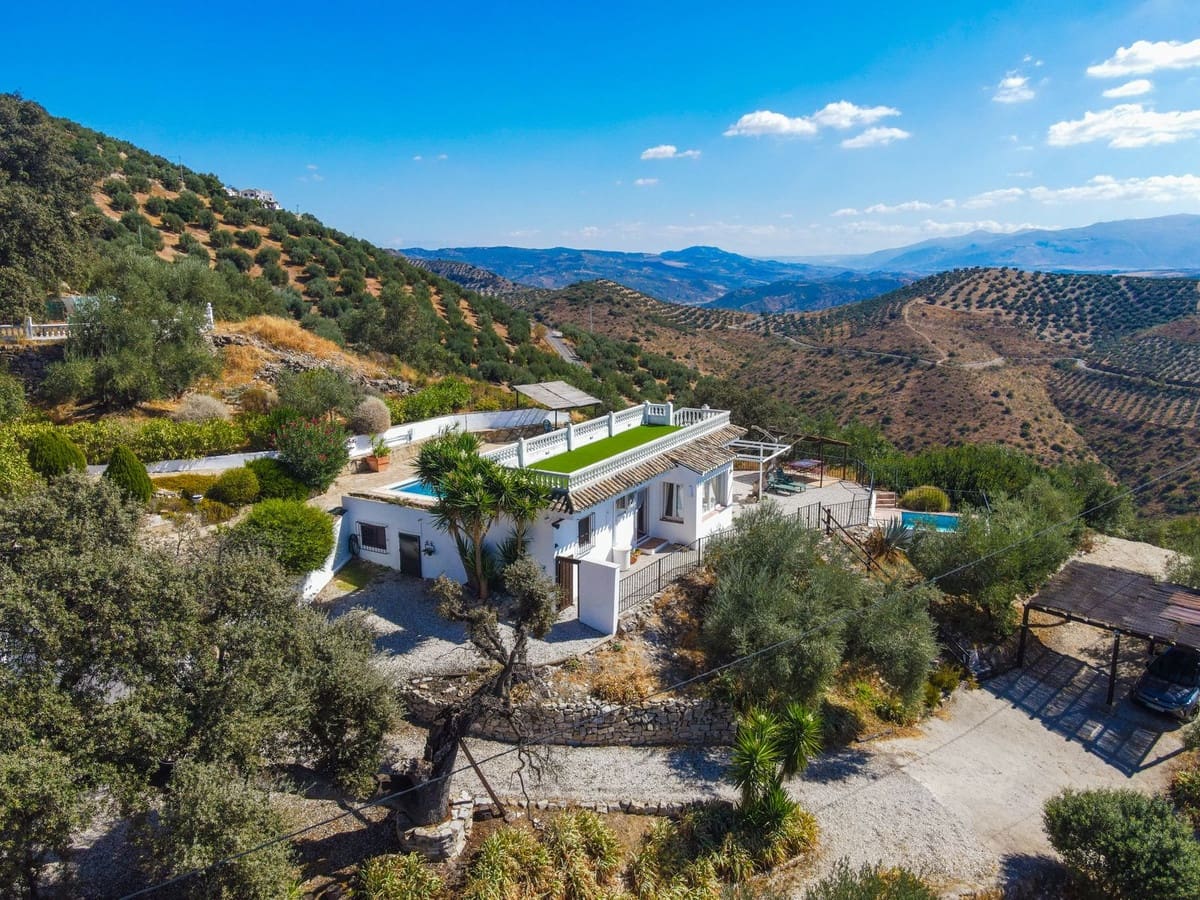 6 Zimmer Villa zu verkaufen in Iznajar mit Pool Garage - 469.000 € (Ref: 10153682)
