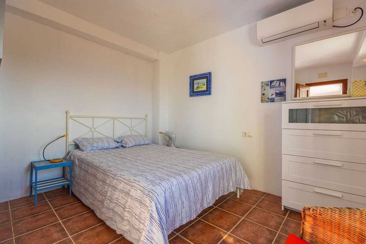 6 Zimmer Villa zu verkaufen in Iznajar mit Pool Garage - 469.000 € (Ref: 10153682)