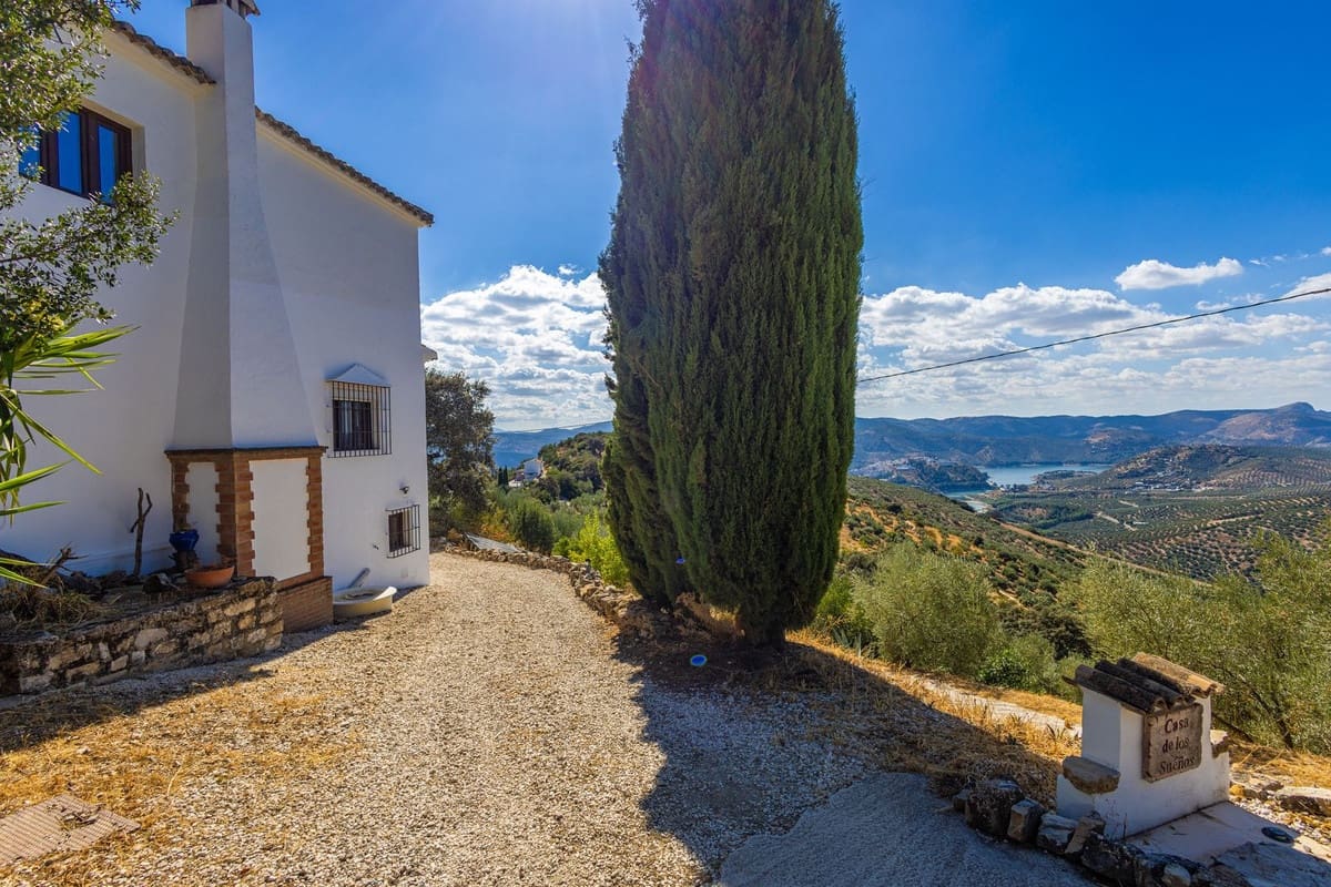 6 Zimmer Villa zu verkaufen in Iznajar mit Pool Garage - 469.000 € (Ref: 10153682)