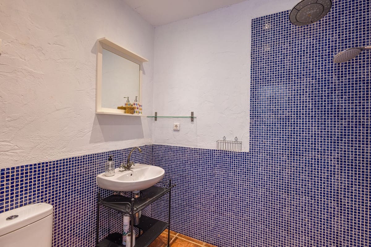 6 Zimmer Villa zu verkaufen in Iznajar mit Pool Garage - 469.000 € (Ref: 10153682)