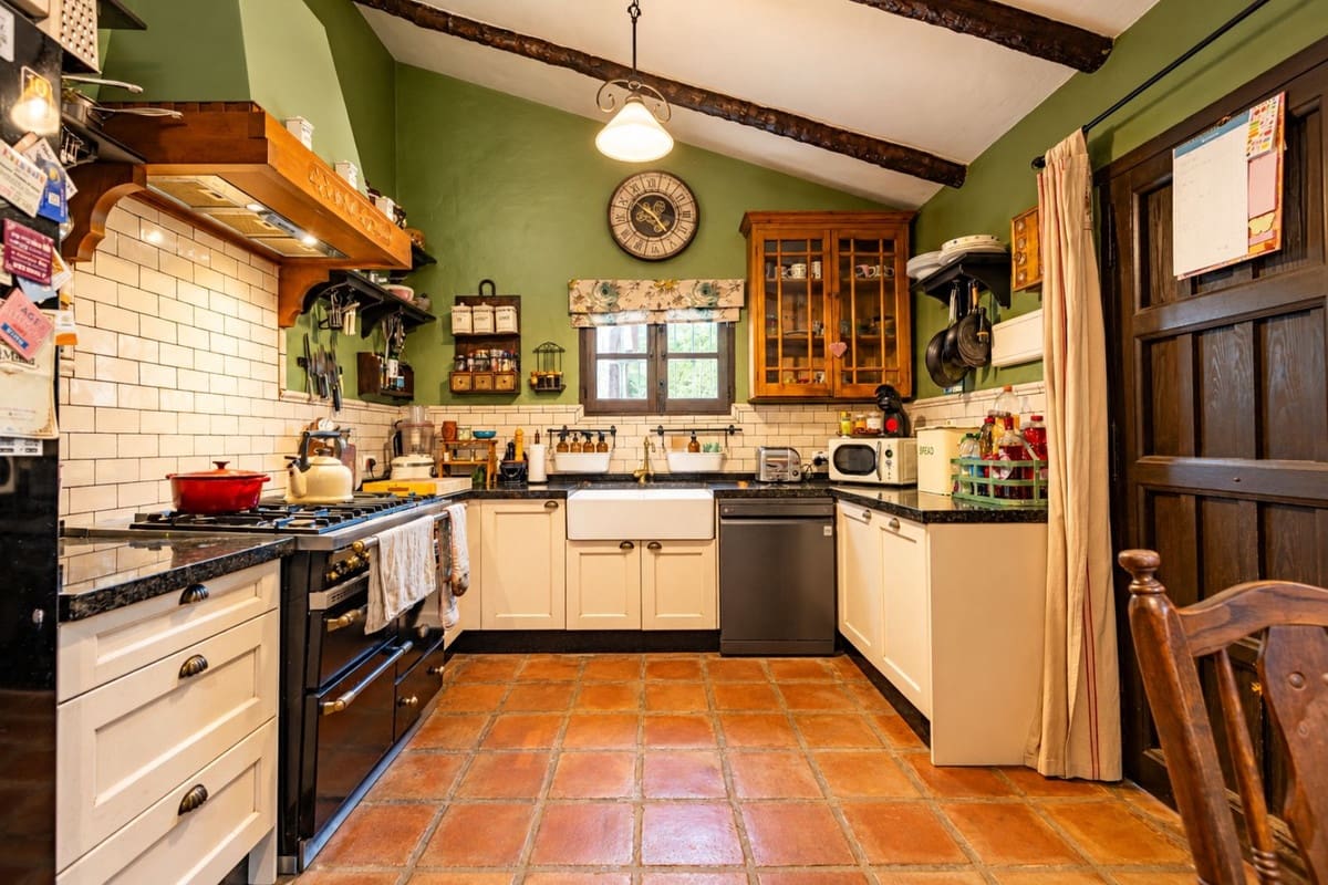 3 soverom Finca/Herregård til salgs i Archez med svømmebasseng garasje - € 375 000 (Ref: 10158768)