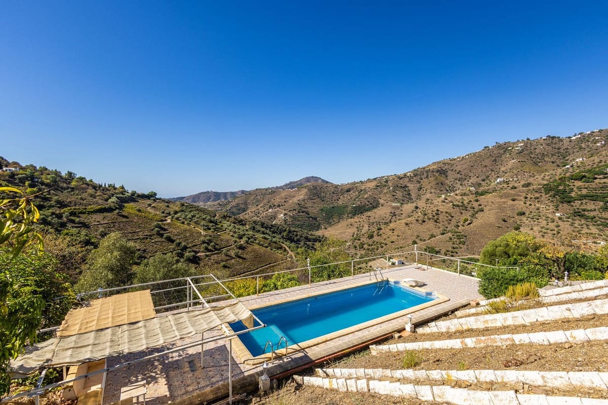 2 bedroom Villa for sale in Competa with pool - € 349,000 (Ref: 10158769)
