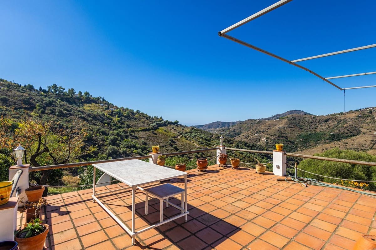 2 bedroom Villa for sale in Competa with pool - € 349,000 (Ref: 10158769)