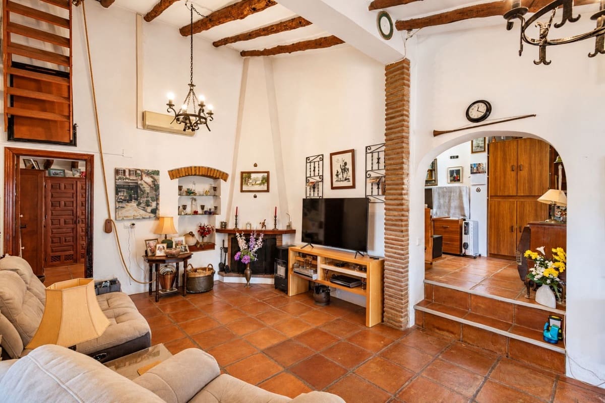 2 bedroom Villa for sale in Competa with pool - € 349,000 (Ref: 10158769)