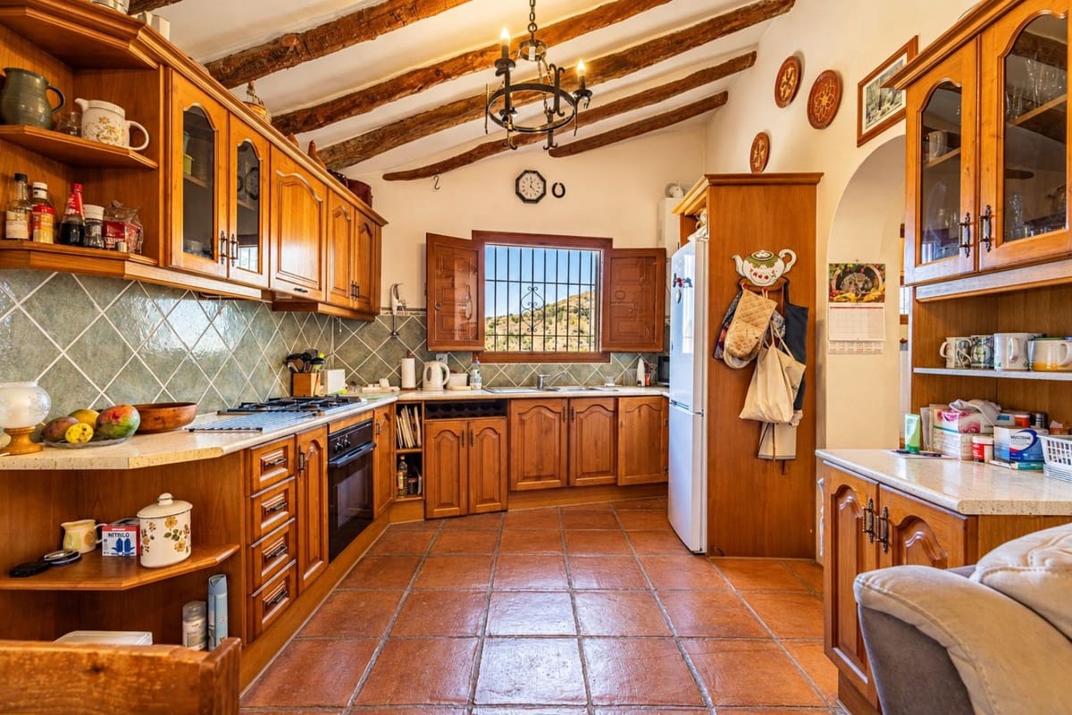 2 bedroom Villa for sale in Competa with pool - € 349,000 (Ref: 10158769)