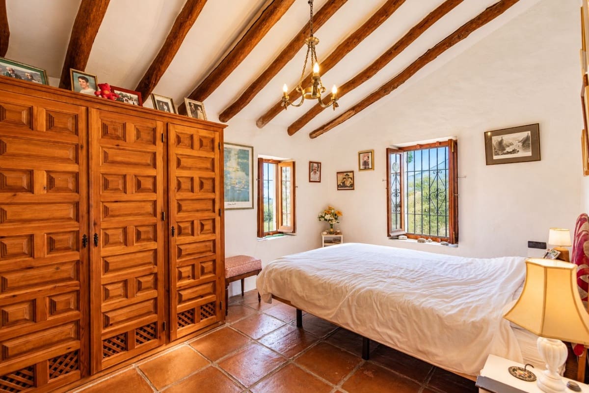 2 bedroom Villa for sale in Competa with pool - € 349,000 (Ref: 10158769)