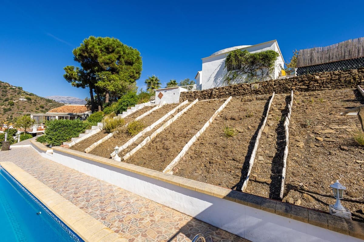 2 bedroom Villa for sale in Competa with pool - € 349,000 (Ref: 10158769)