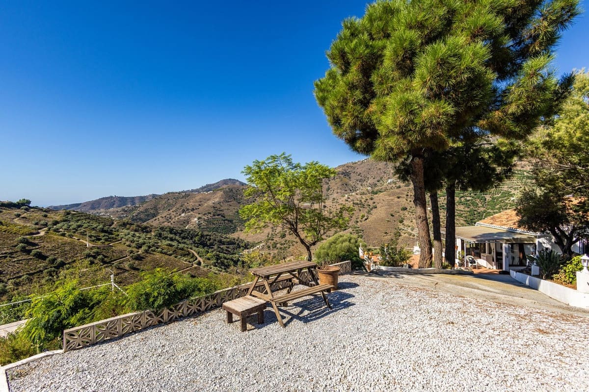 2 bedroom Villa for sale in Competa with pool - € 349,000 (Ref: 10158769)