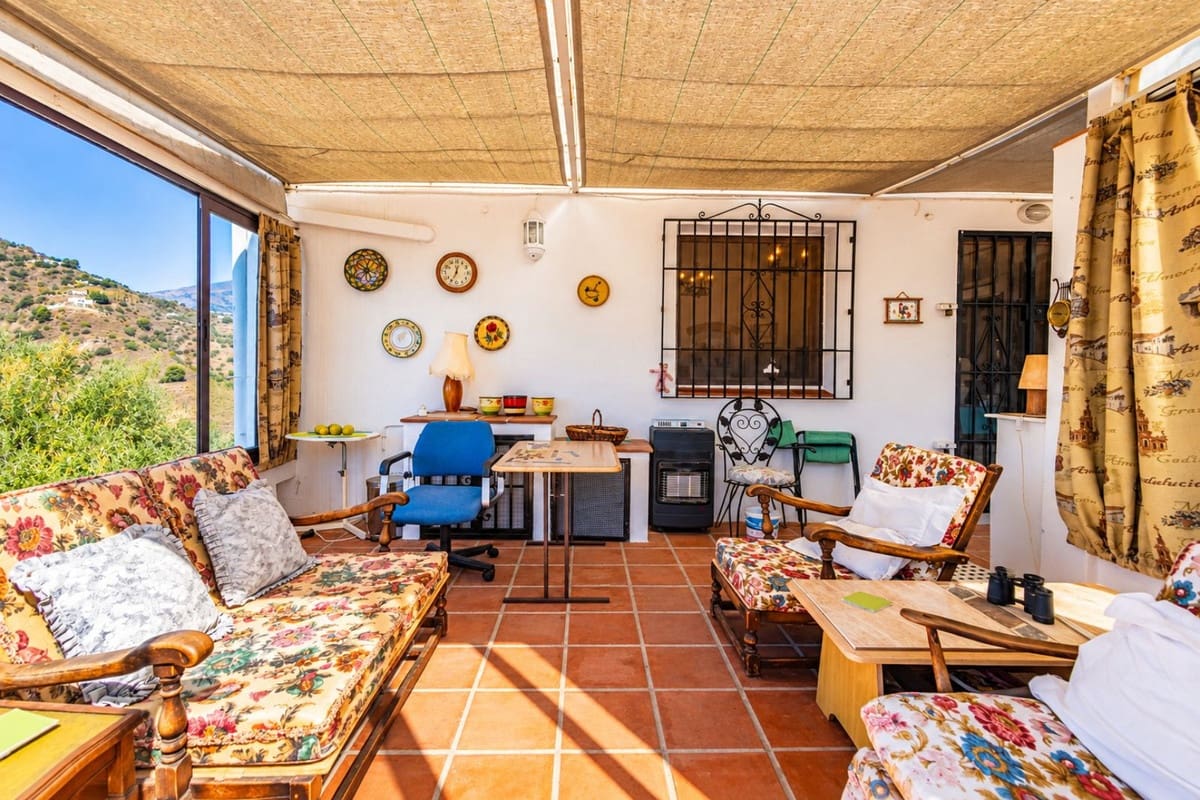 2 bedroom Villa for sale in Competa with pool - € 349,000 (Ref: 10158769)