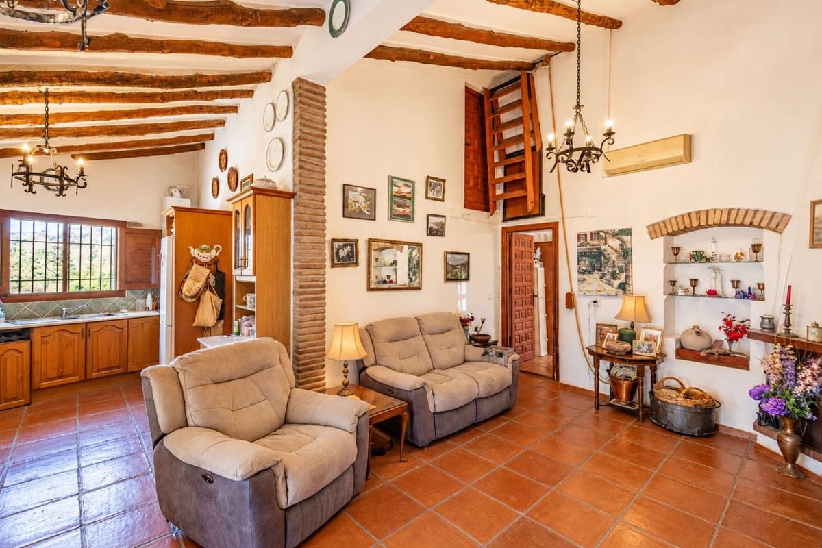 2 bedroom Villa for sale in Competa with pool - € 349,000 (Ref: 10158769)